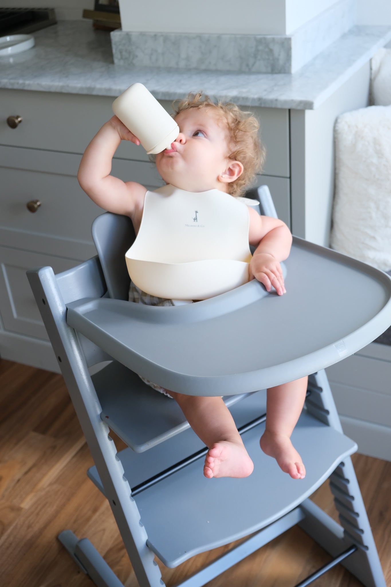 Le gobelet d’apprentissage à paille : pour faciliter la transition du biberon à la tasse