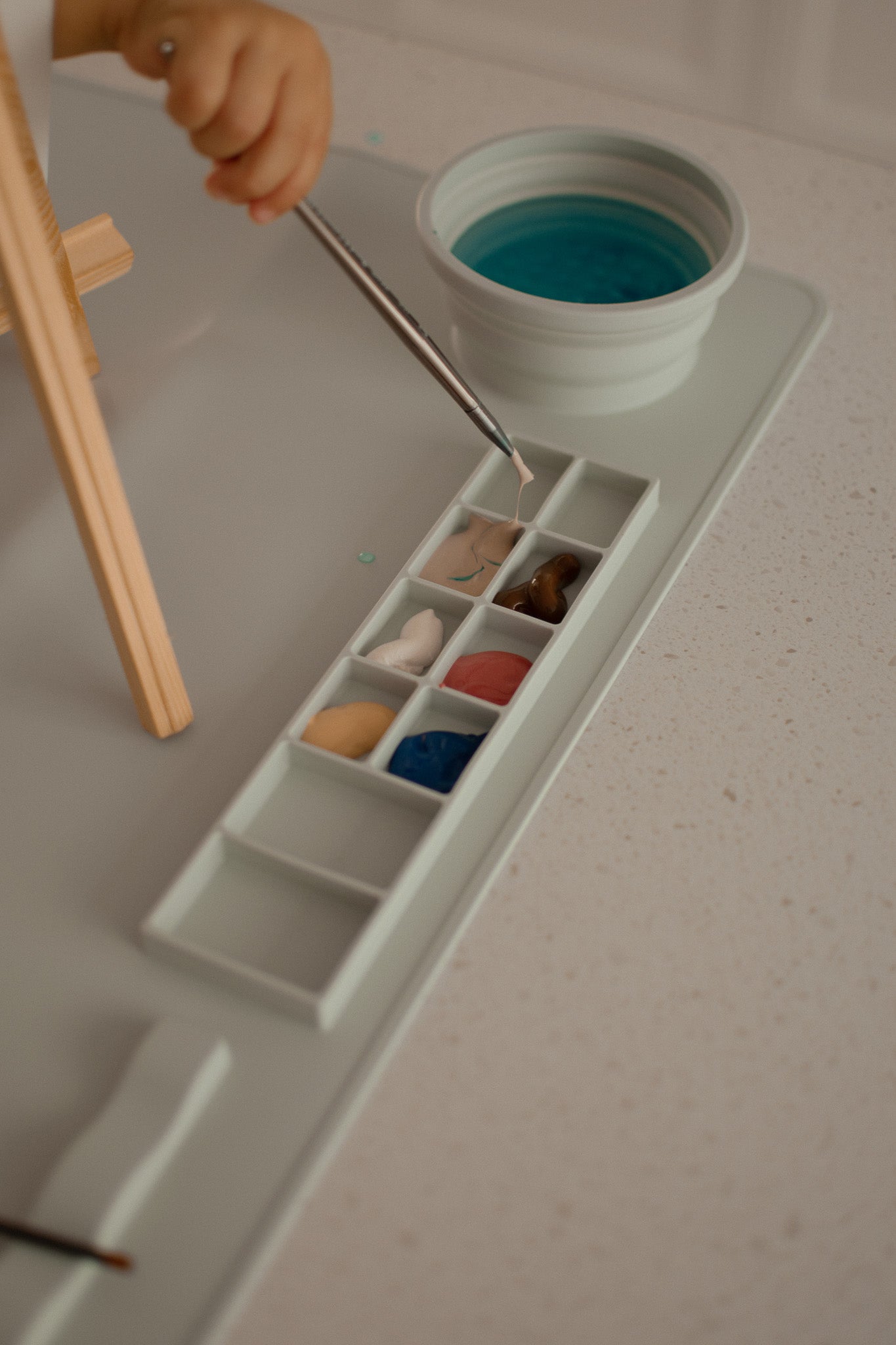 Découvrez notre napperon d'artiste : un essentiel pour les petits créateurs