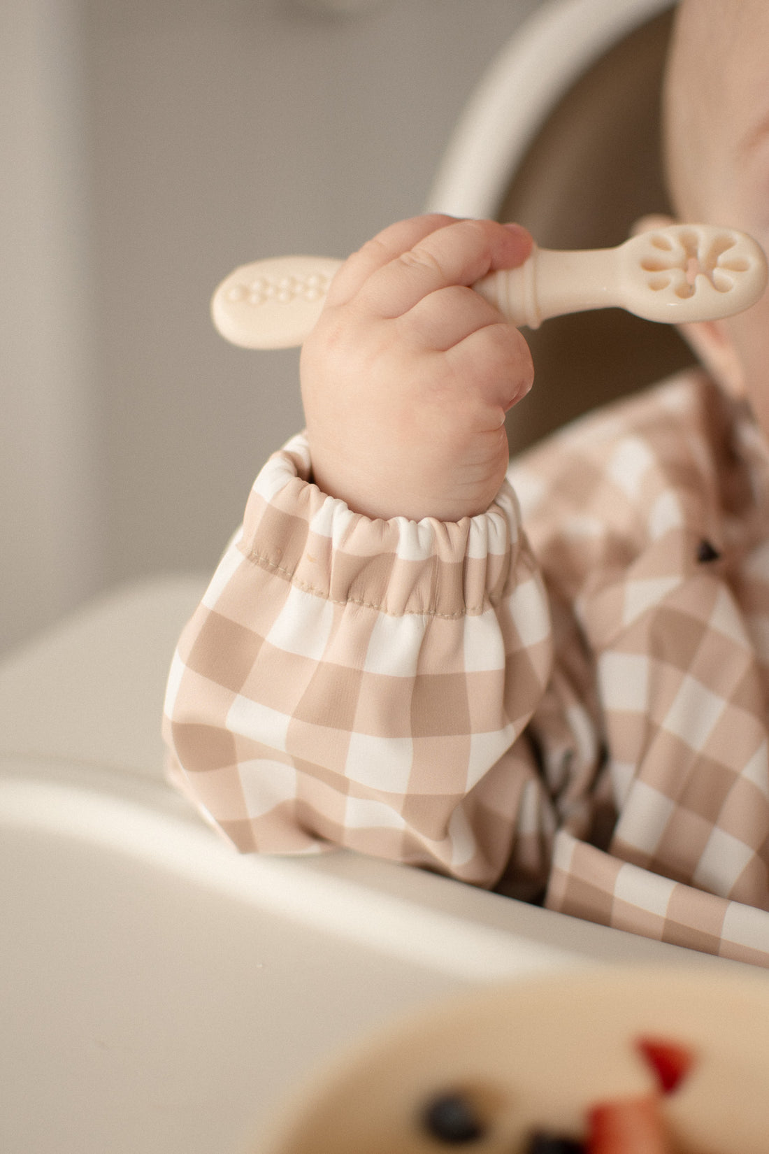 Facilitez l'alimentation autonome de bébé avec nos cuillères en silicone sans BPA