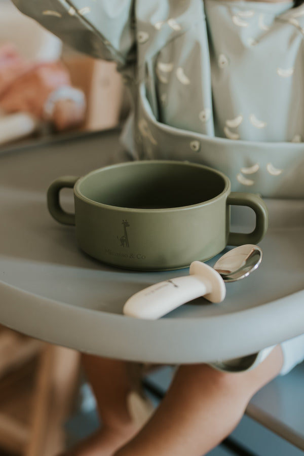 Silicone bowl with handles 