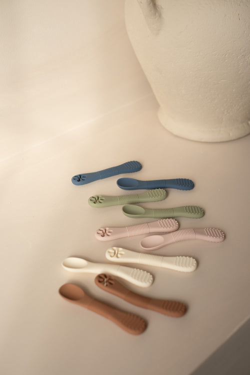Cuillères d'apprentissage 2.0 Micasso & Co en silicone alimentaire pour bébé
