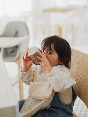 Gobelet d’apprentissage bébé favorisant la motricité et l’autonomie
