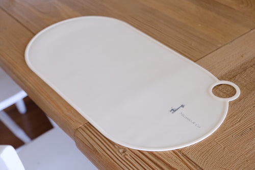 Non-slip and flexible silicone placemat