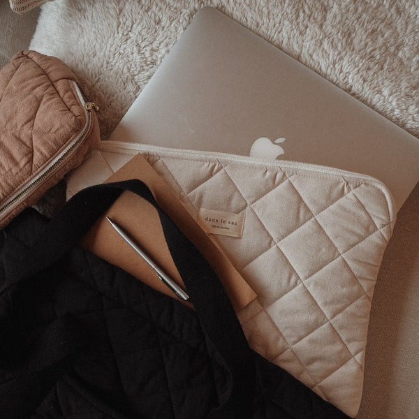 Intérieur rembourré de la pochette matelassée pour ordinateur Dans le sac
