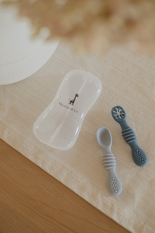 Les cuillères d'apprentissage en silicone