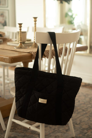 fourre-tout noir dans le sac