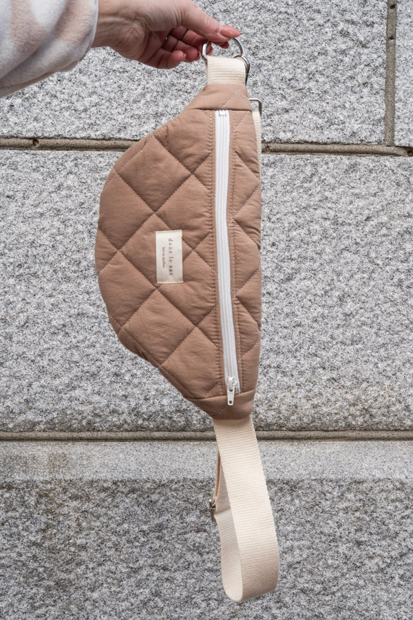 sac banane matelassé dans le sac