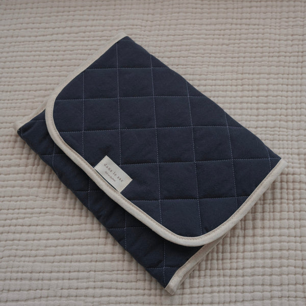 tapis de change dans le sac marine