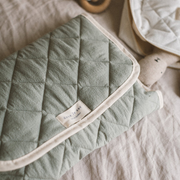 pour changer les couches, tapis de change menthe