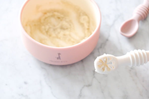 Les cuillères d'apprentissage en silicone