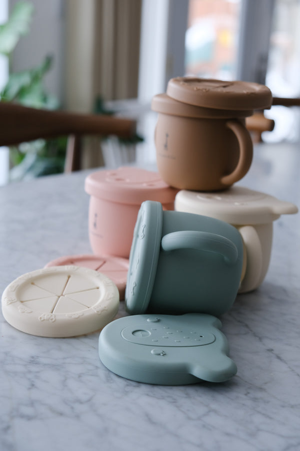 2-in-1 training cup for snacks and liquids