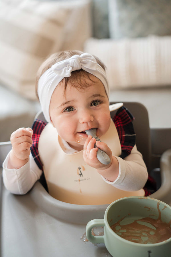 Les cuillères d'apprentissage en silicone